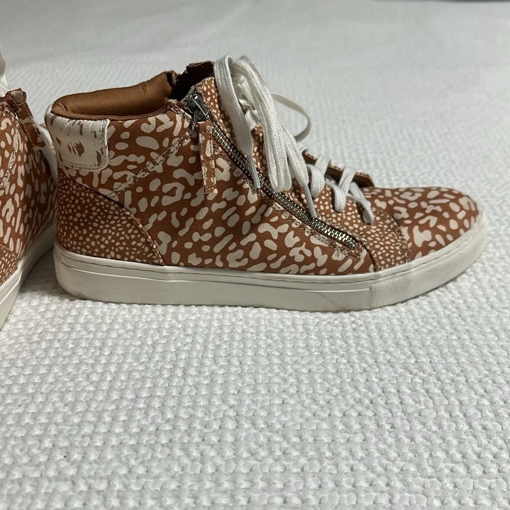 Universal Thread high top shoes Cheetah print​​​​​